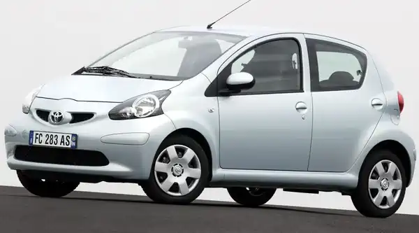Descargar Manual de Propietario TOYOTA Aygo 2012
