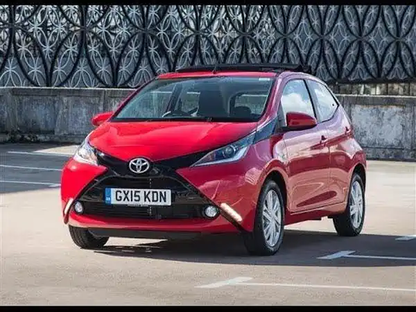 Descargar Manual de Propietario TOYOTA Aygo 2015 en Español PDF Gratis