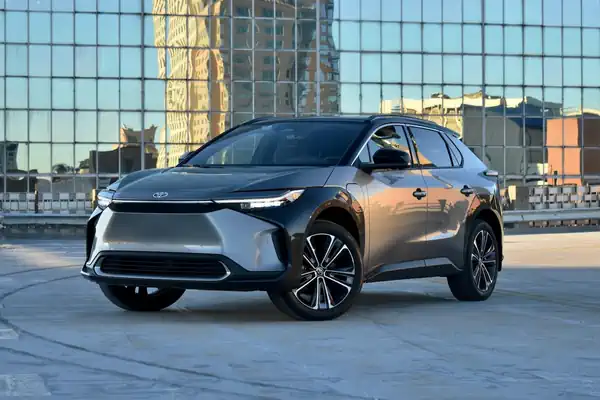Descargar Manual de Propietario TOYOTA Bz4x 2023 en Español PDF Gratis