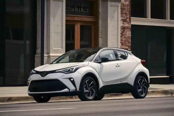 Descargar Manual de Propietario TOYOTA C-HR 2022 en Español PDF Gratis