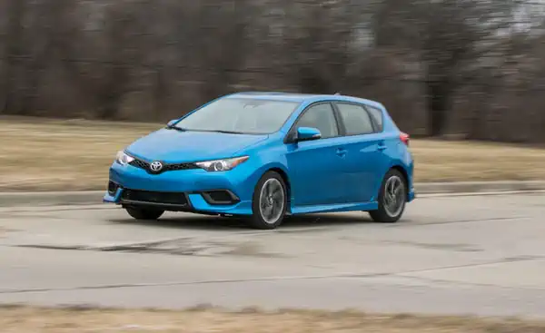 Descargar Manual de Propietario TOYOTA Corolla IM 2017