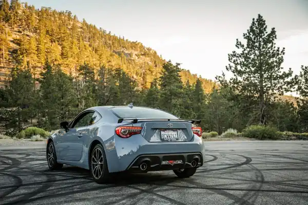 Descargar Manual de Propietario TOYOTA GR86 2018