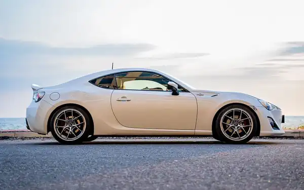 Descargar Manual de Propietario TOYOTA GT86 2013