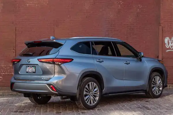 Descargar Manual de Propietario TOYOTA Highlander Hibrido 2023
