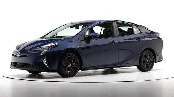 Descargar Manual de Propietario TOYOTA Prius 2018 en Español PDF Gratis