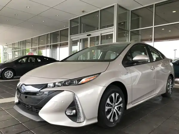 Descargar Manual de Propietario TOYOTA Prius Prime 2022