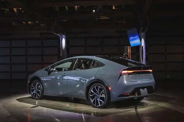 Descargar Manual de Propietario TOYOTA Prius Prime 2023