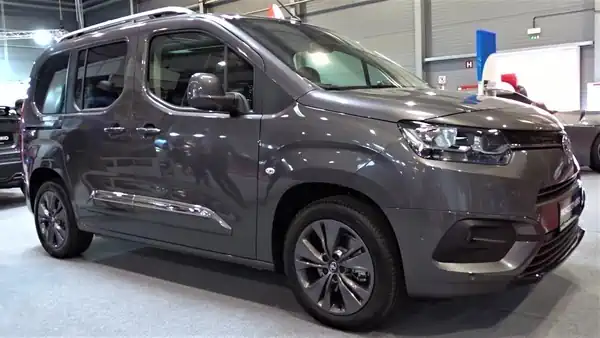 Descargar Manual de Propietario TOYOTA Proace 2022 en Español PDF Gratis
