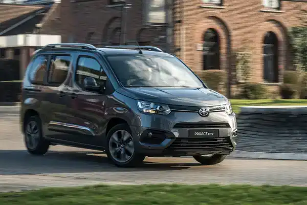 Descargar Manual de Propietario TOYOTA Proace City Verso 2020 en Español PDF Gratis