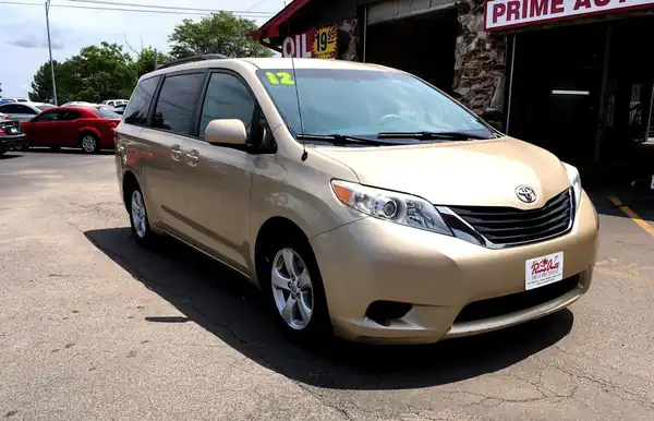 Descargar Manual de Propietario TOYOTA Sienna 2012