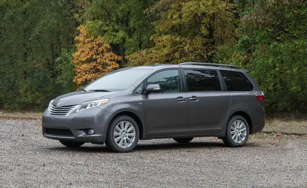 Descargar Manual de Propietario TOYOTA Sienna 2017