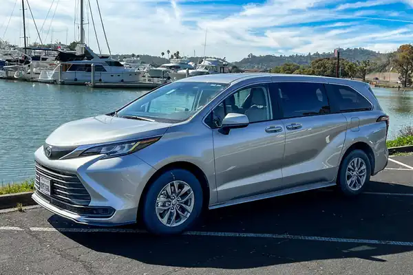 Descargar Manual de Propietario TOYOTA Sienna Hibrido 2022