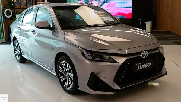 Descargar Manual de Propietario TOYOTA Yaris 2023