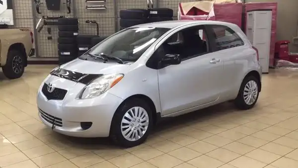 Descargar Manual de Propietario TOYOTA Yaris Hatchback 2008
