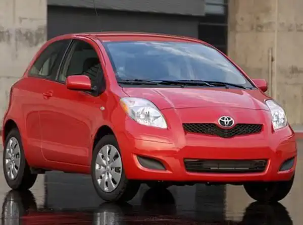 Descargar Manual de Propietario TOYOTA Yaris Hatchback 2010