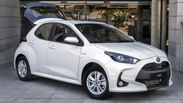 Descargar Manual de Propietario TOYOTA Yaris Hatchback 2021