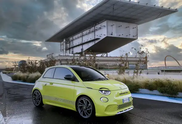 Descargar Manual de Propietario Abarth 500 2022