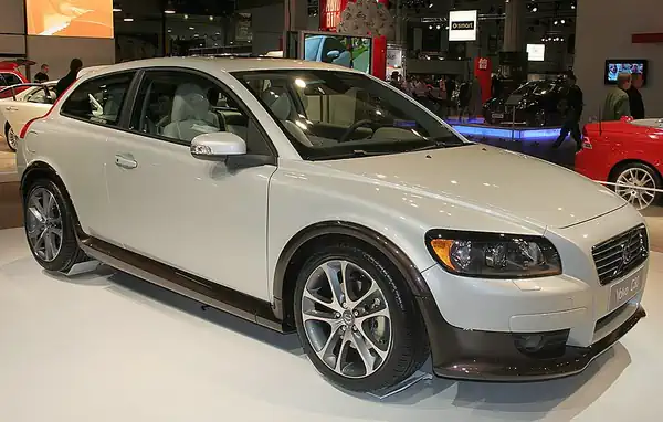 Descargar Manual de Propietario VOLVO C30 2013 en Español PDF Gratis