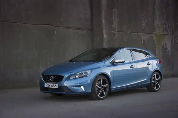 Descargar Manual de Propietario VOLVO V40 2016 en Español PDF Gratis