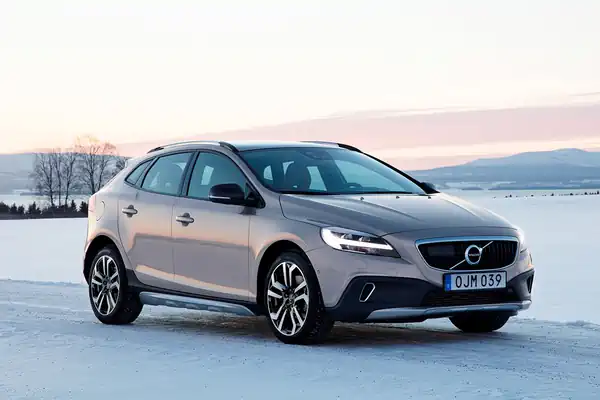Descargar Manual de Propietario VOLVO V40 2019 en Español PDF Gratis