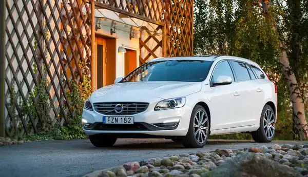 Descargar Manual de Propietario VOLVO V60 Twin Engine 2016 en Español PDF Gratis