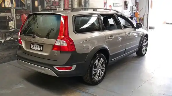 Descargar Manual de Propietario VOLVO V70 XC70 2012 en Español PDF Gratis