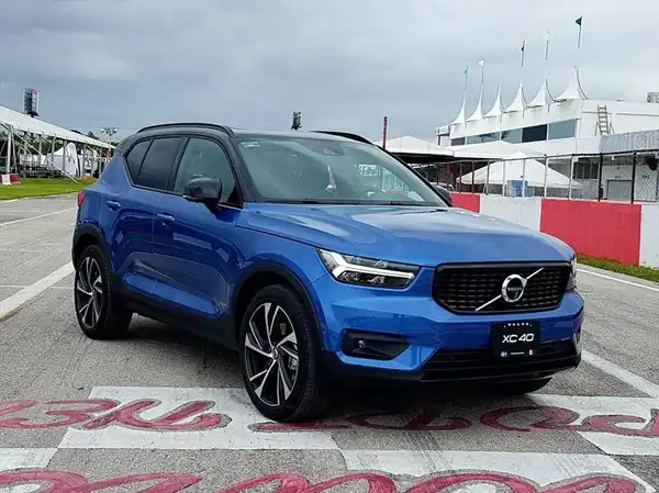 Descargar Manual de Propietario VOLVO XC40 2019 en Español PDF Gratis